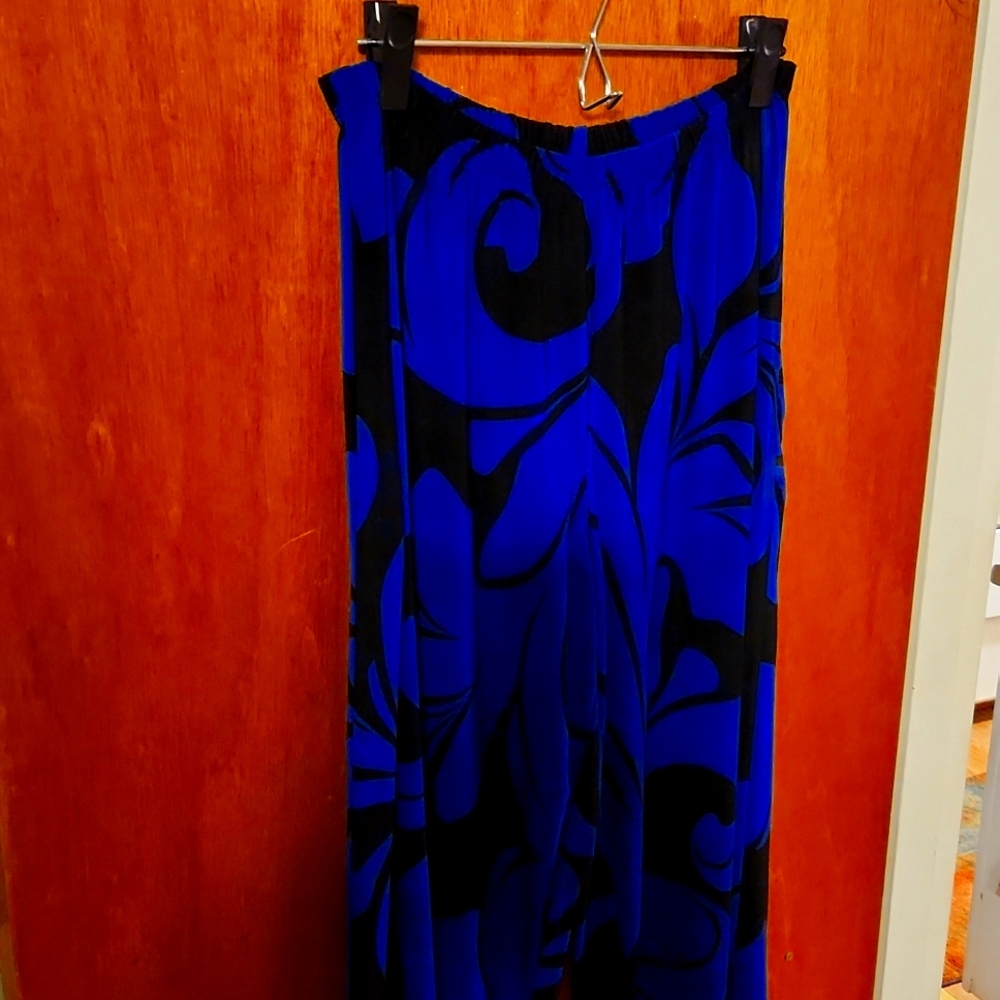 Wide leg pattern pants